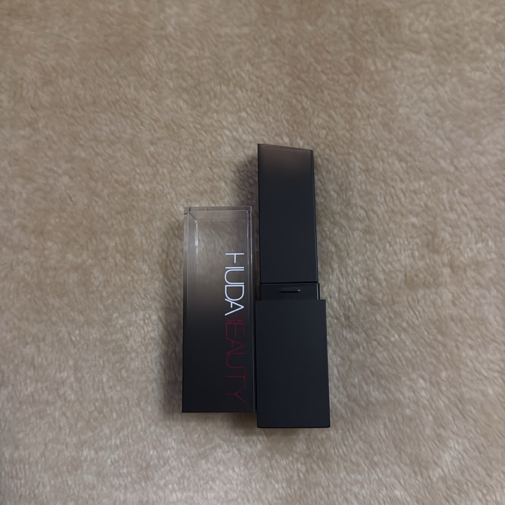 Huda Beauty Faux Filter Foundation Stick